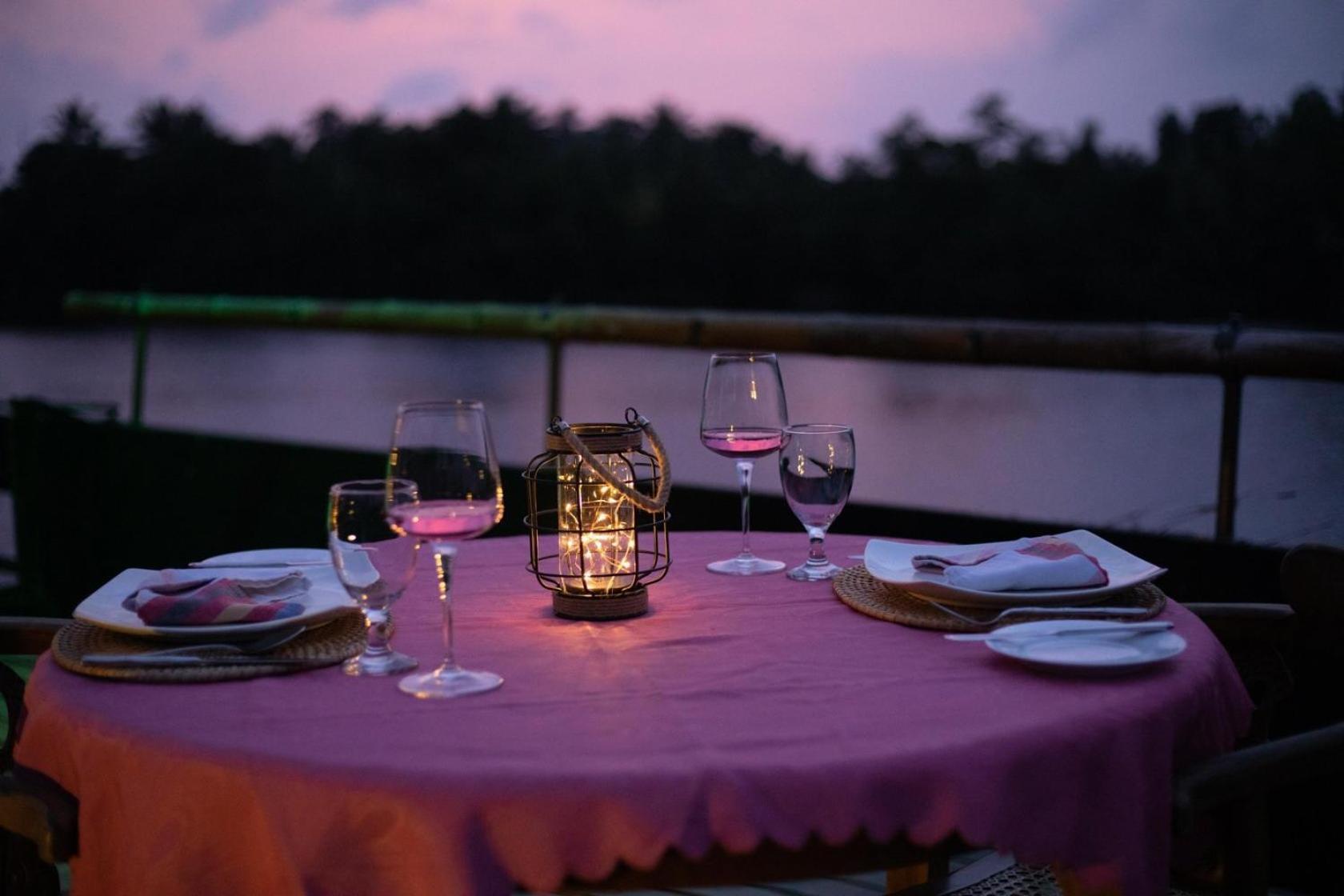 Yathra Houseboat Hotel Bentota Exterior photo
