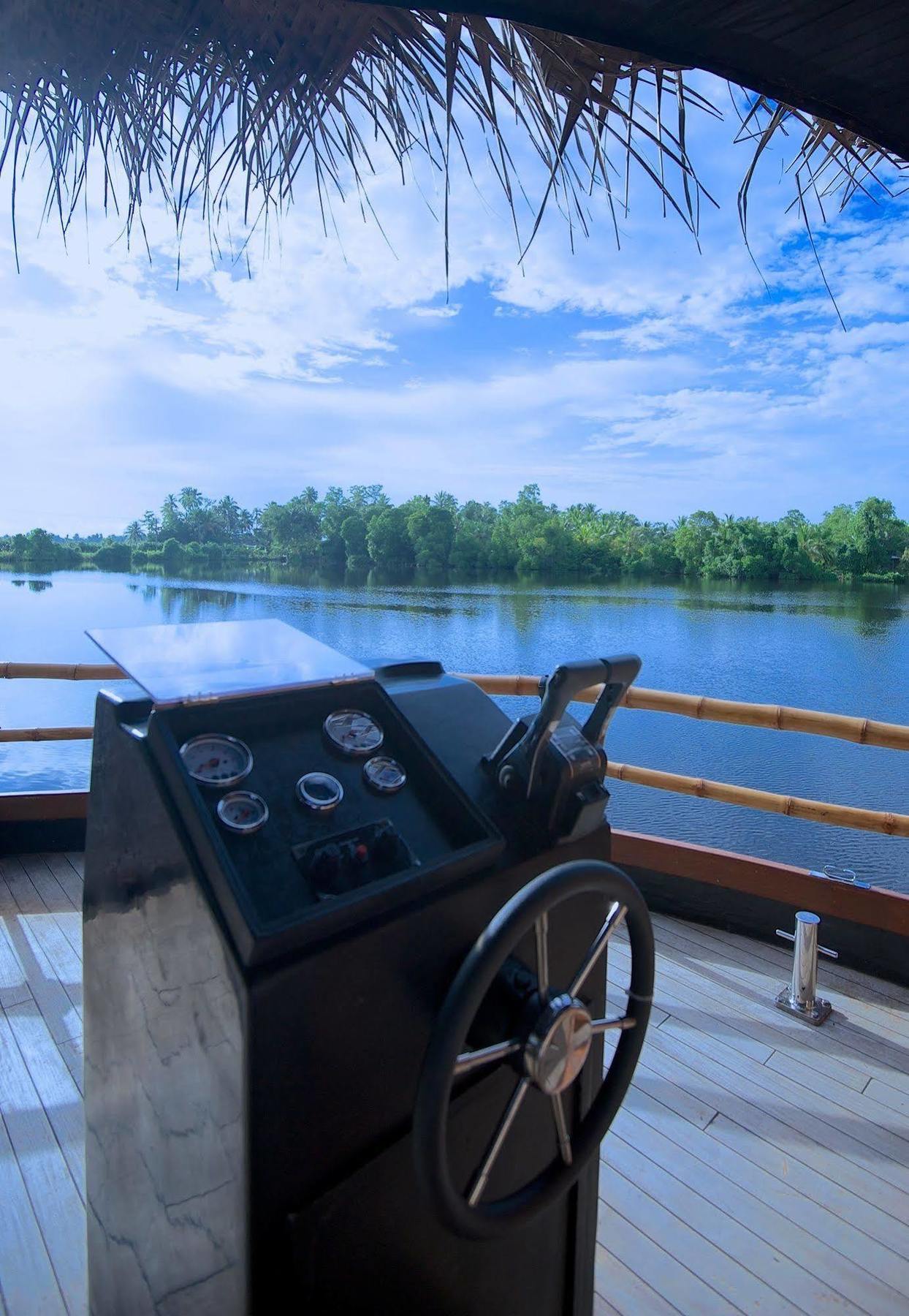 Yathra Houseboat Hotel Bentota Exterior photo