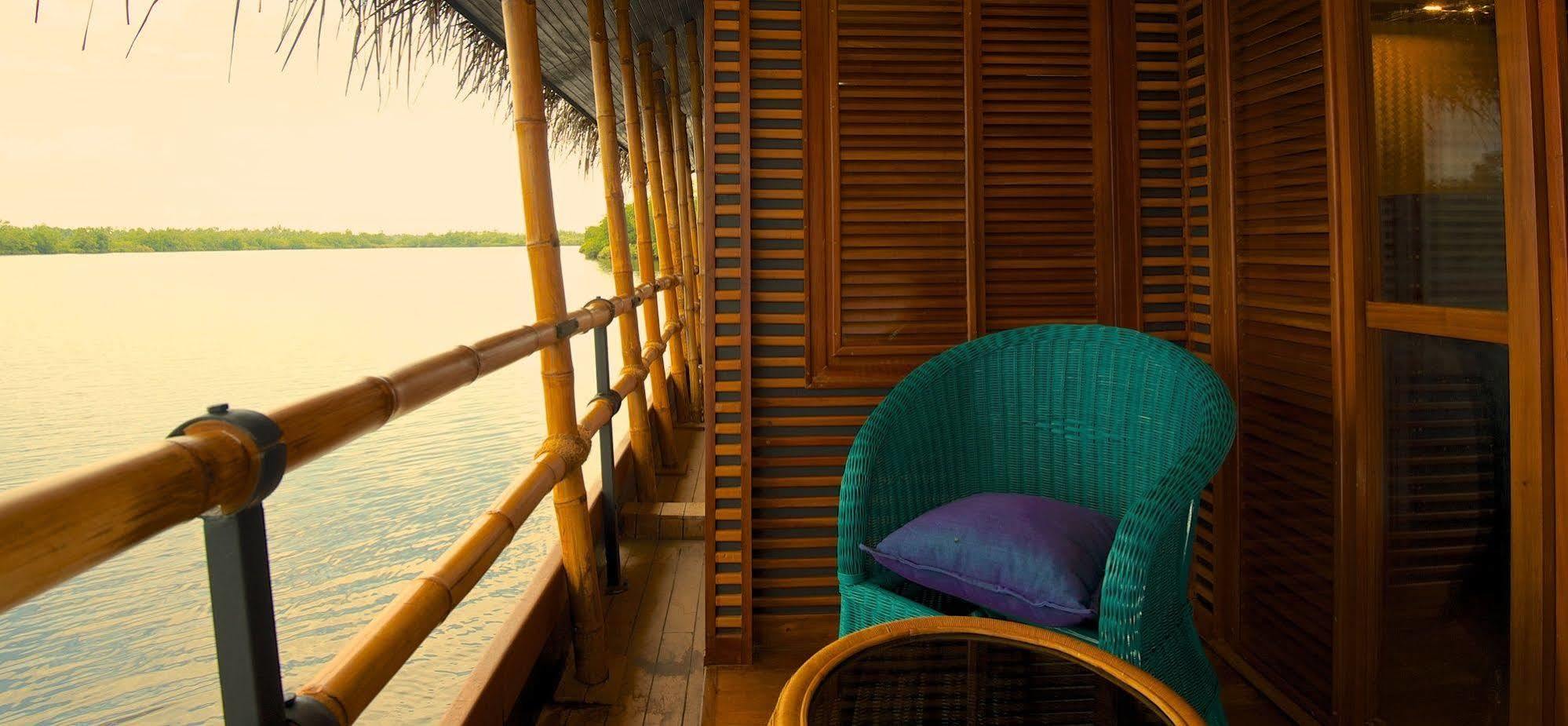 Yathra Houseboat Hotel Bentota Exterior photo